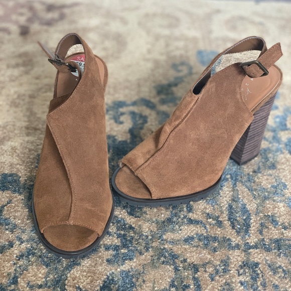 Lord & Taylor Shoes - NEVER WORN Suede // Open Toe Heel